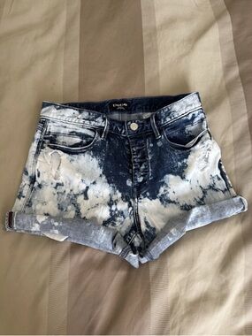 bebe Bleached High-Rise Rolled Hem Denim Shorts - Blue & White